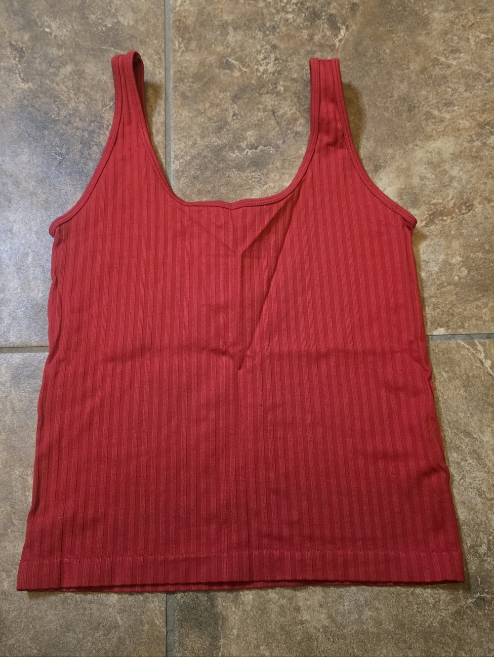Red Buttoned | BELLA SEAMLESS | Tonal Tank - Picture 2 of 3